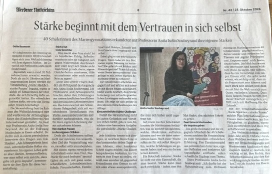 Zeitungsartikel mit dem Titel Stärke beginnt mit dem Vertrauen in sich selbst über einen Workshop für Studierende, mit einem Foto von Professorin Anita Iselin Soubeyrand.